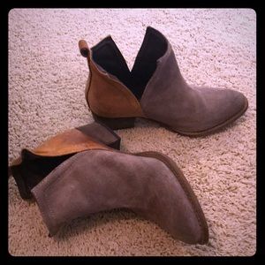 Grey and brown real leather ankle boot!